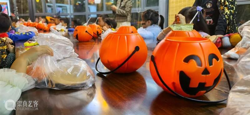 Trick or Treat 黎岸创艺之万圣节精彩回顾 美博艺术中心 万圣节 黎岸 小孩 鬼怪 逐家 糖果 群众 之中 人类 Halloween 崇真艺客